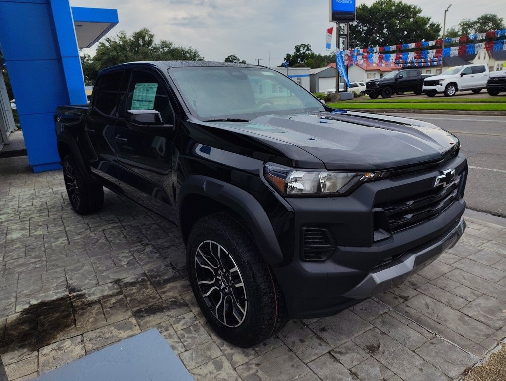 2026 Chevrolet Colorado Trail Boss photo 3