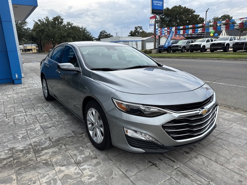 2025 Chevrolet Malibu 1LT photo 3