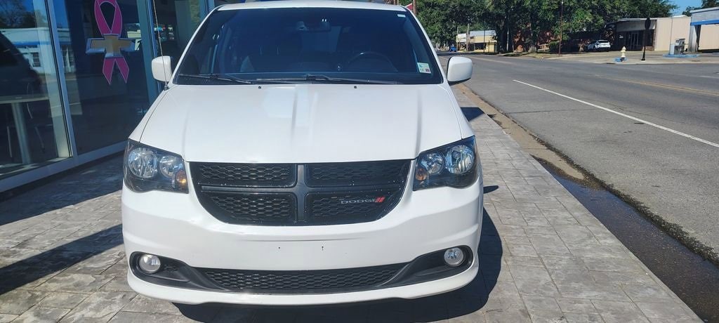 Used 2020 Dodge Grand Caravan SE Plus with VIN 2C4RDGBG2LR246833 for sale in Jennings, LA