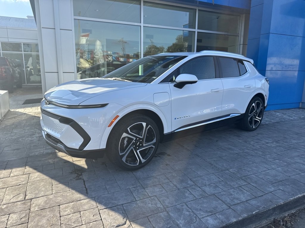 2026 Chevrolet Equinox EV 2LT's photo