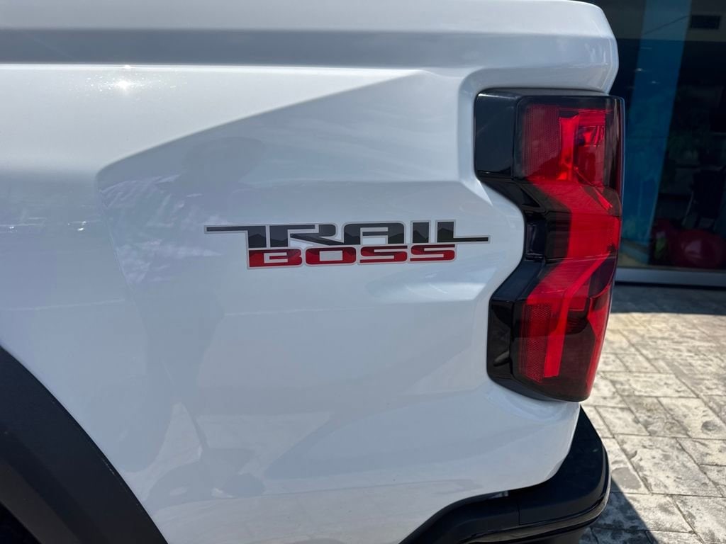 2026 Chevrolet Colorado Trail Boss - Photo 11