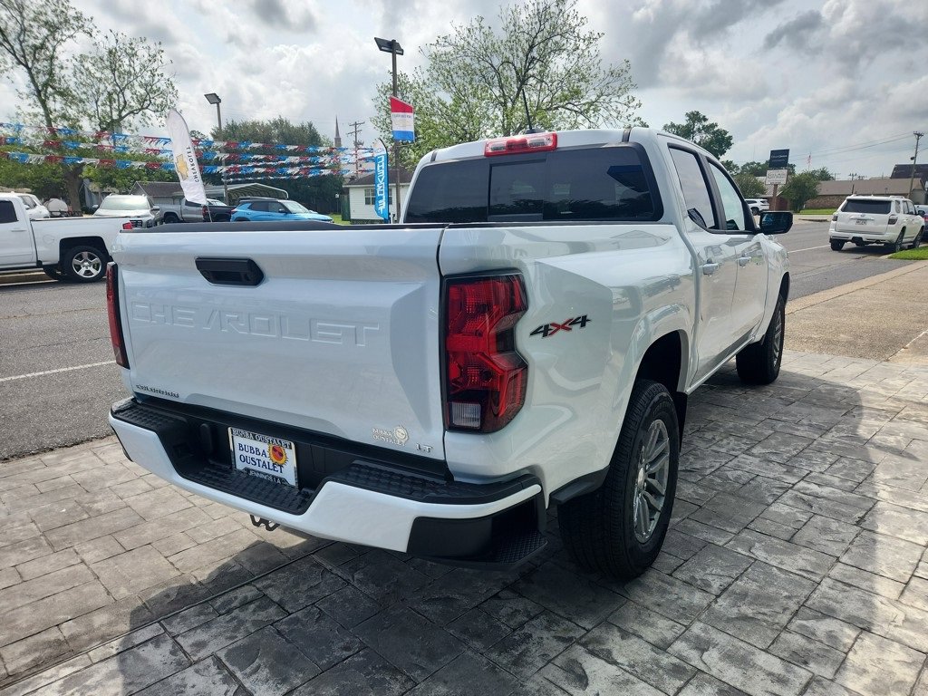 2024 Chevrolet Colorado LT photo 3