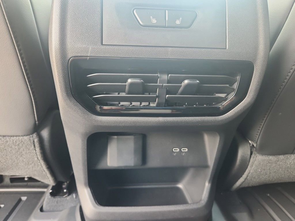 2025 Chevrolet Silverado EV LT - Photo 15