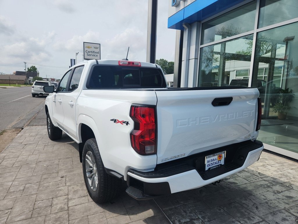 2024 Chevrolet Colorado LT photo 4