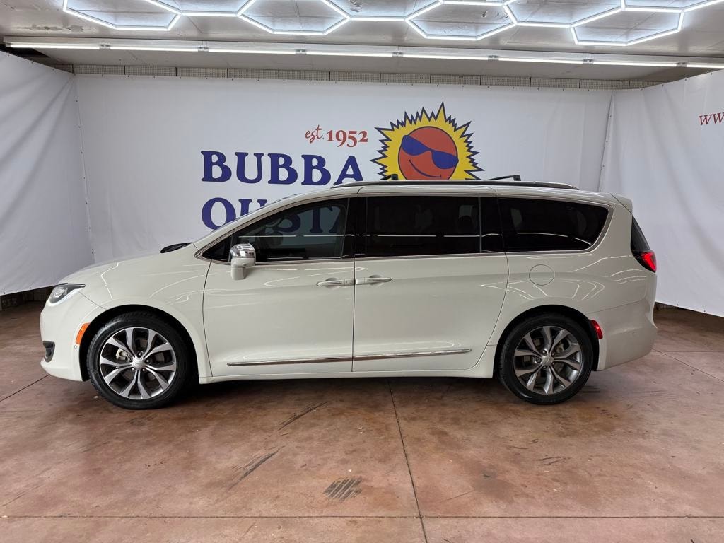 Used 2017 Chrysler Pacifica Limited with VIN 2C4RC1GG4HR670496 for sale in Jennings, LA