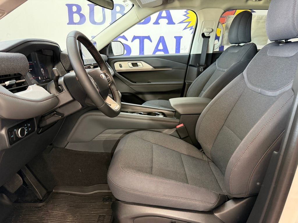 2026 Ford Explorer Active - Photo 11