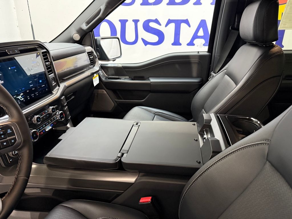 2025 Ford F-150 Lariat - Photo 13