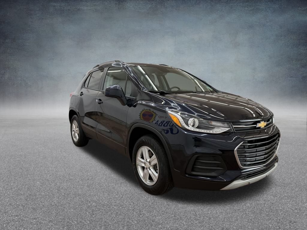 2022 Chevrolet Trax LT photo 3