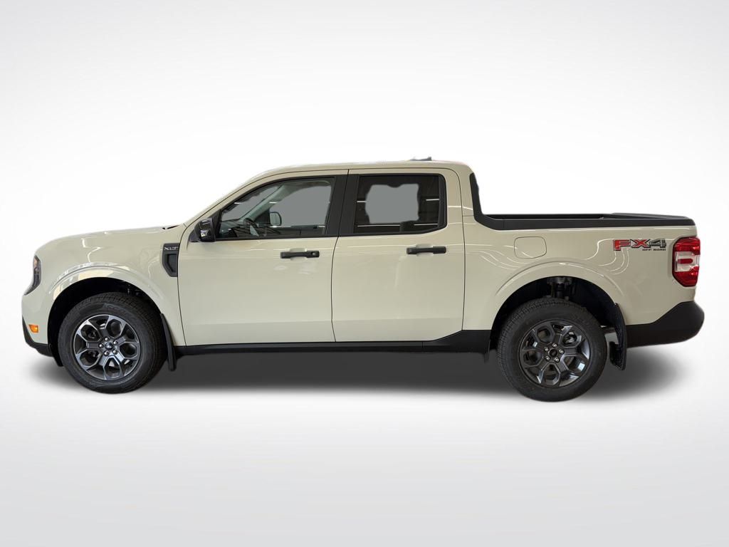 2025 Ford Maverick XLT photo 2