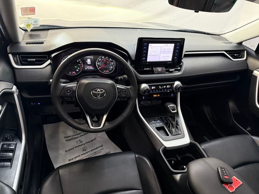 2022 Toyota RAV4 XLE Premium photo 4