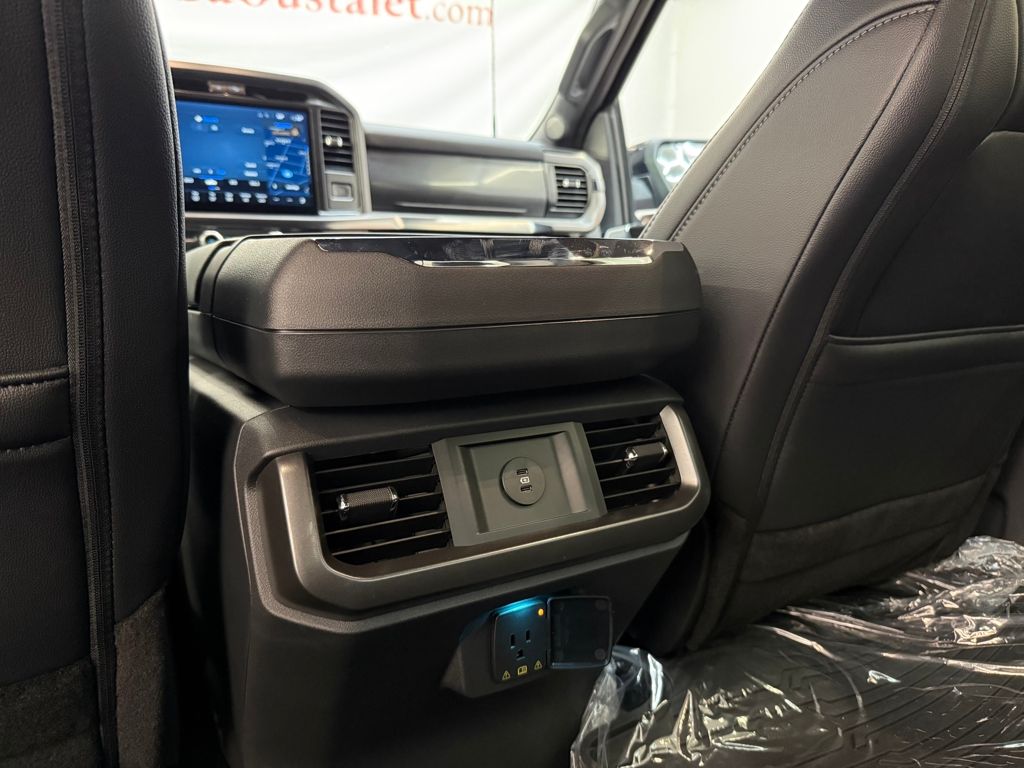 2025 Ford F-150 Lariat - Photo 19