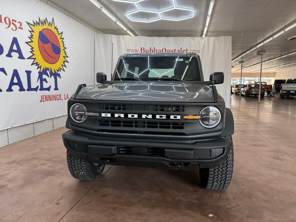 2025 Ford Bronco Base photo 2