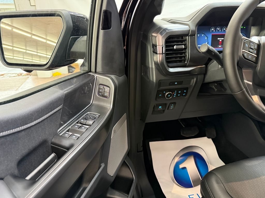 2025 Ford F-150 Lariat - Photo 11