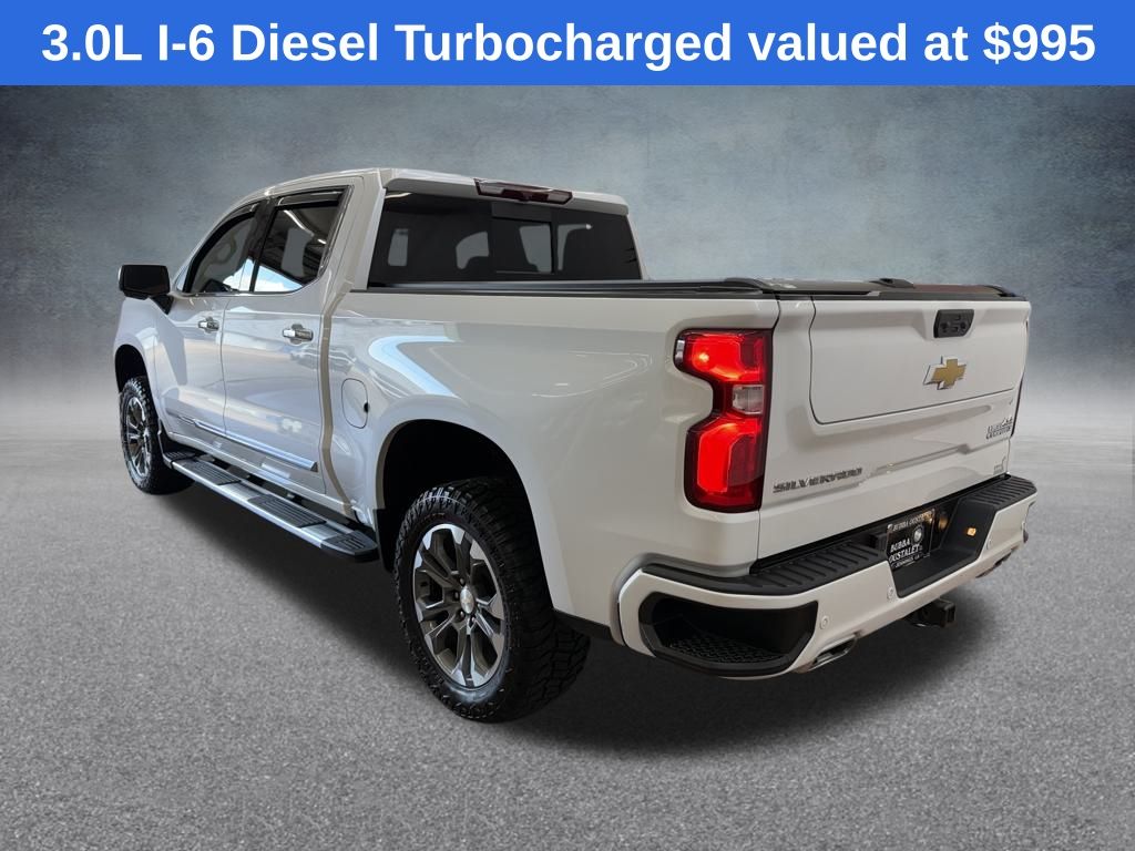2023 Chevrolet Silverado 1500 High Country photo 3