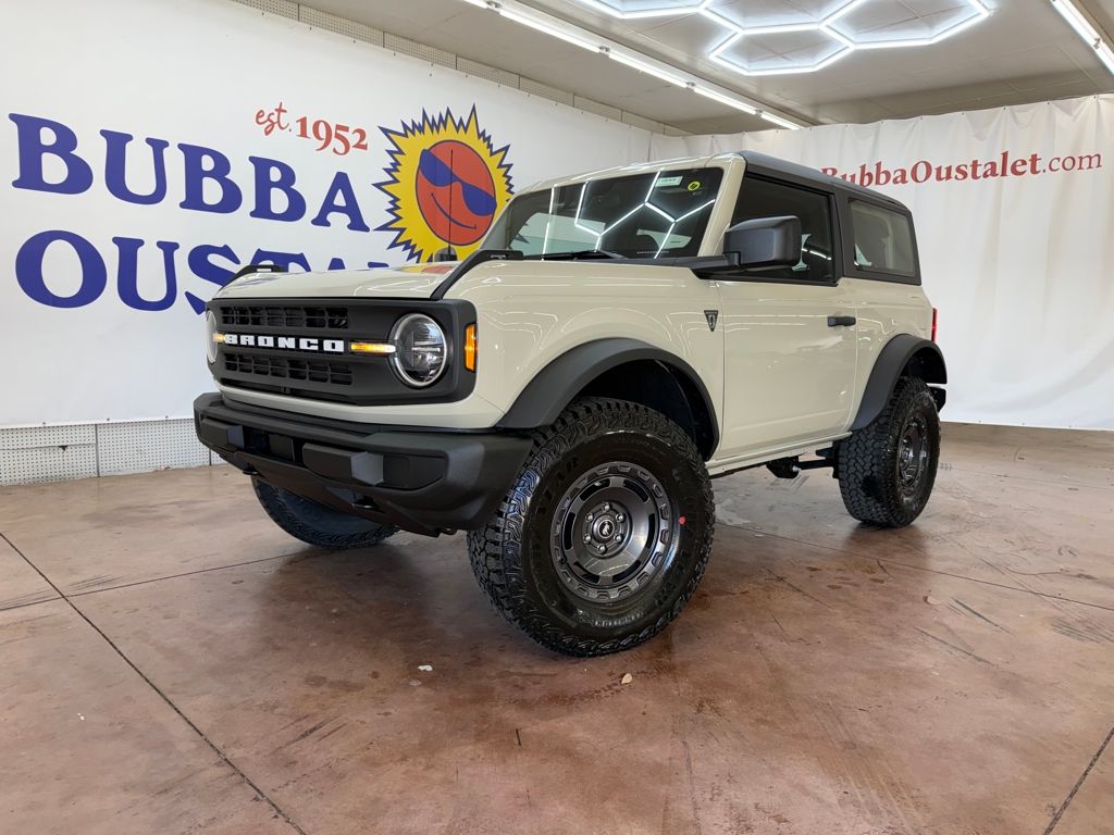 2025 Ford Bronco 2-Door Base's photo