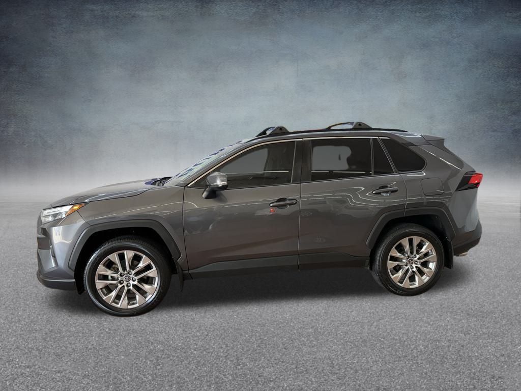 2022 Toyota RAV4 XLE Premium photo 2