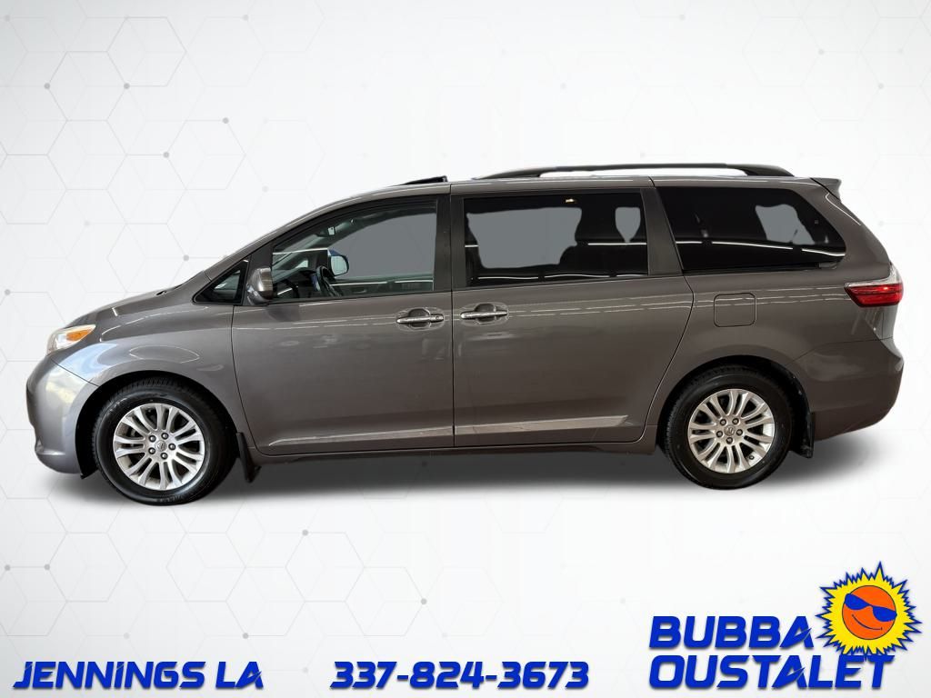 2015 Toyota Sienna XLE Premium photo 2