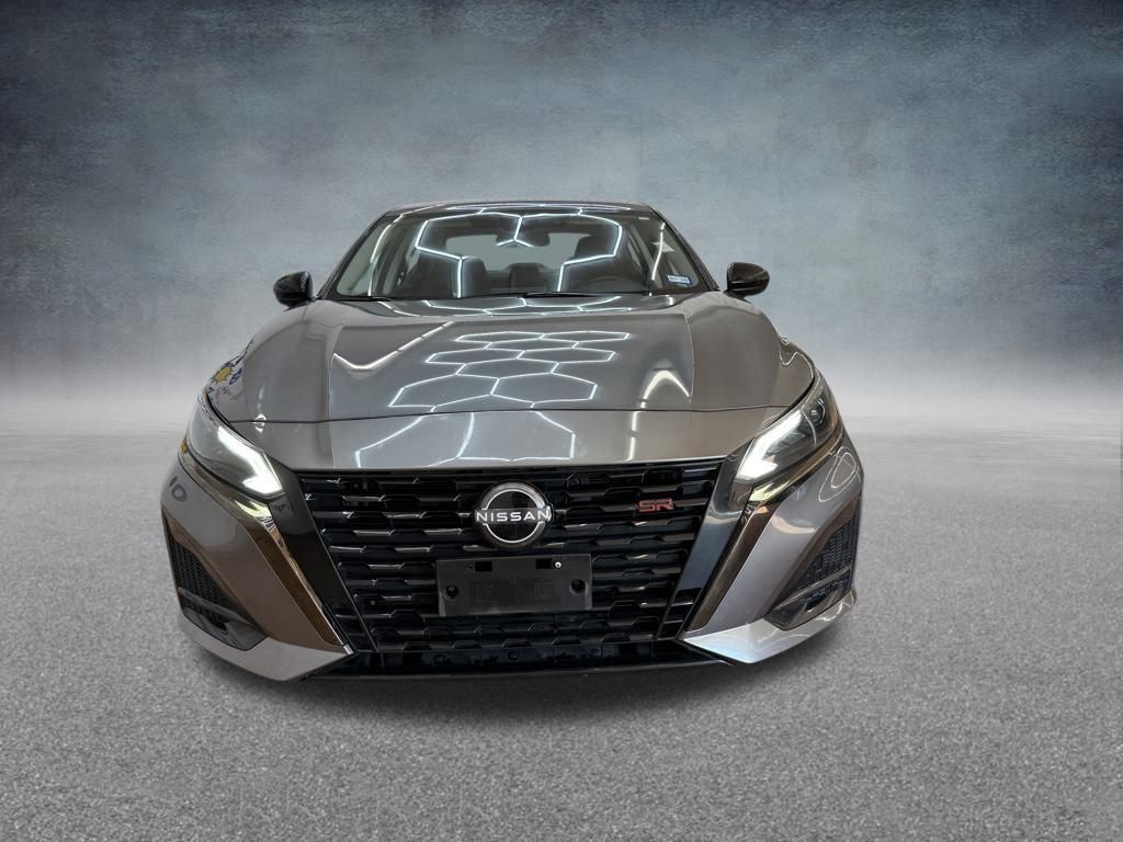2023 Nissan Altima 2.5 SR photo 3