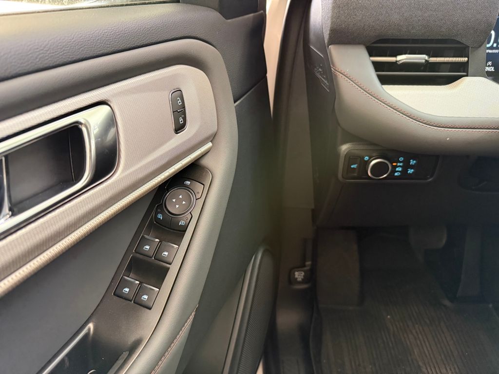 2026 Ford Explorer Active - Photo 12
