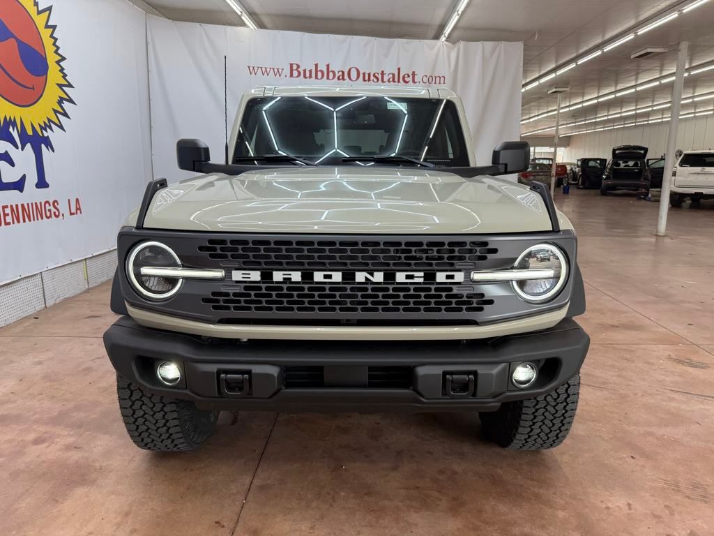 2025 Ford Bronco Badlands photo 2