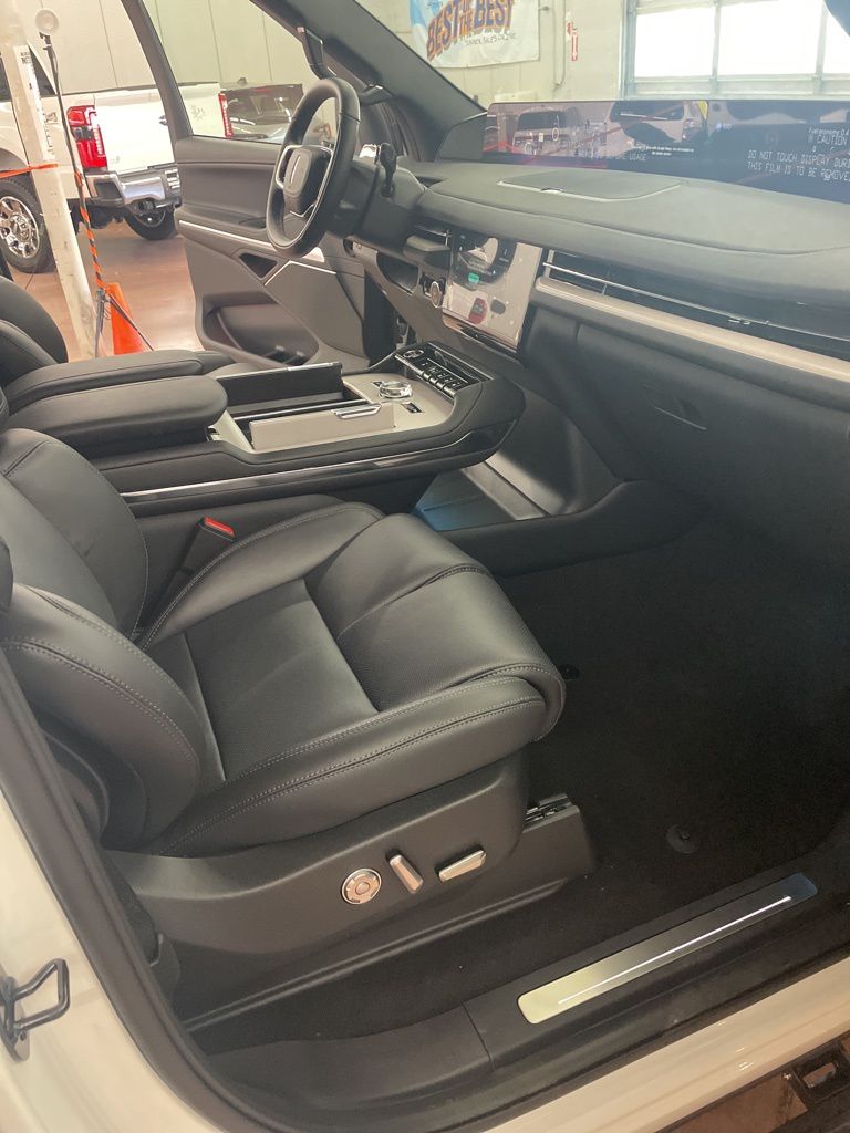 2026 Lincoln Navigator Reserve - Photo 13