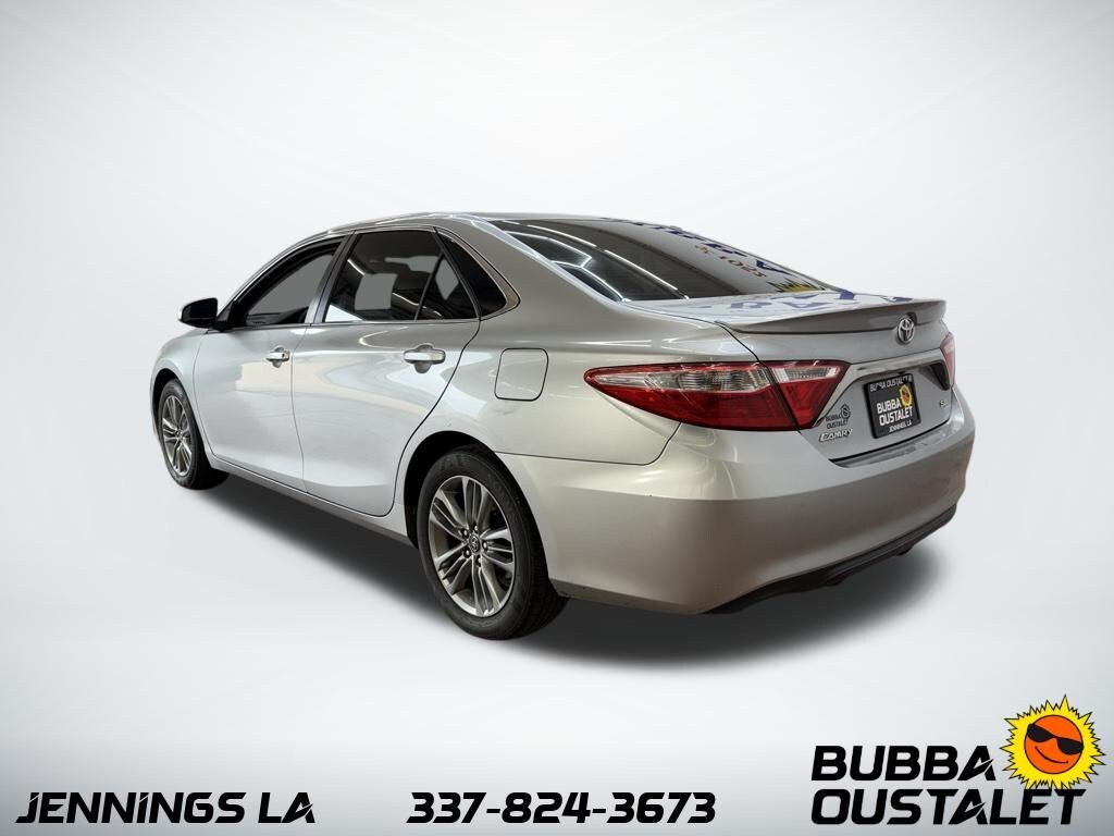 Used 2017 Toyota Camry SE Sedan
