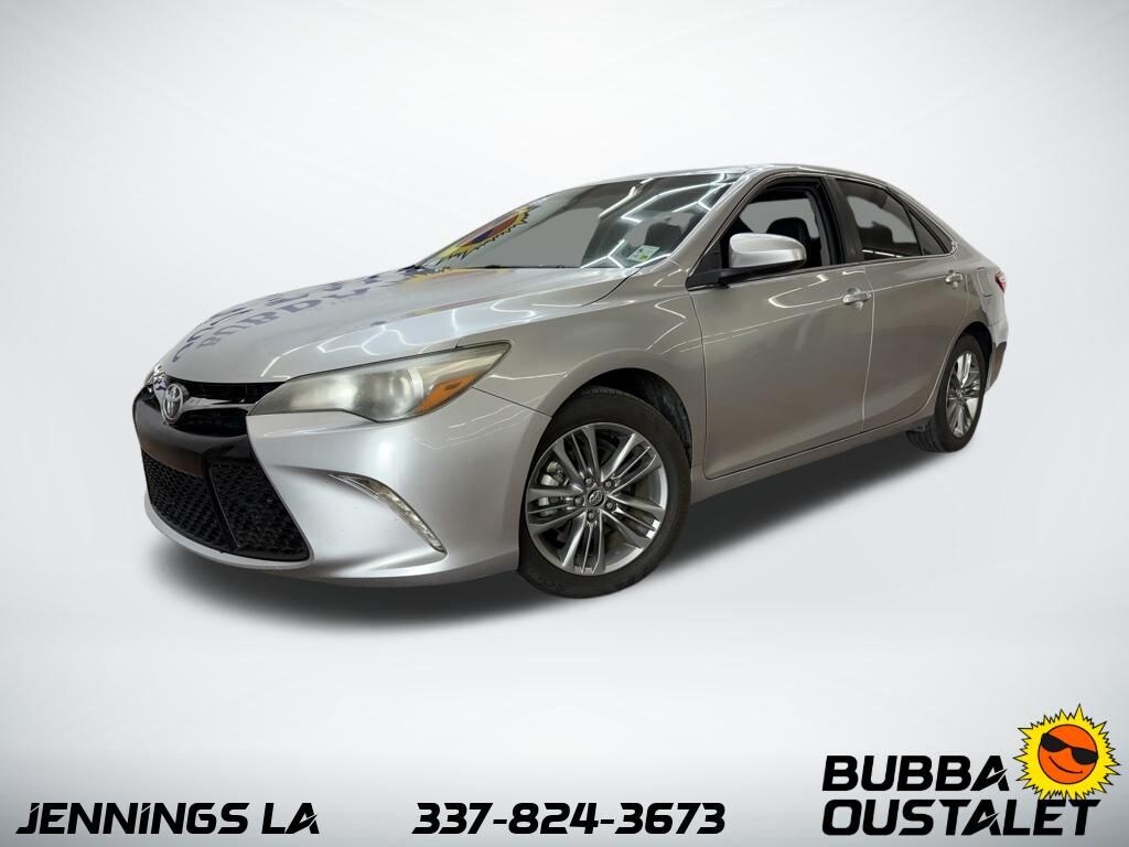 Used 2017 Toyota Camry SE Sedan