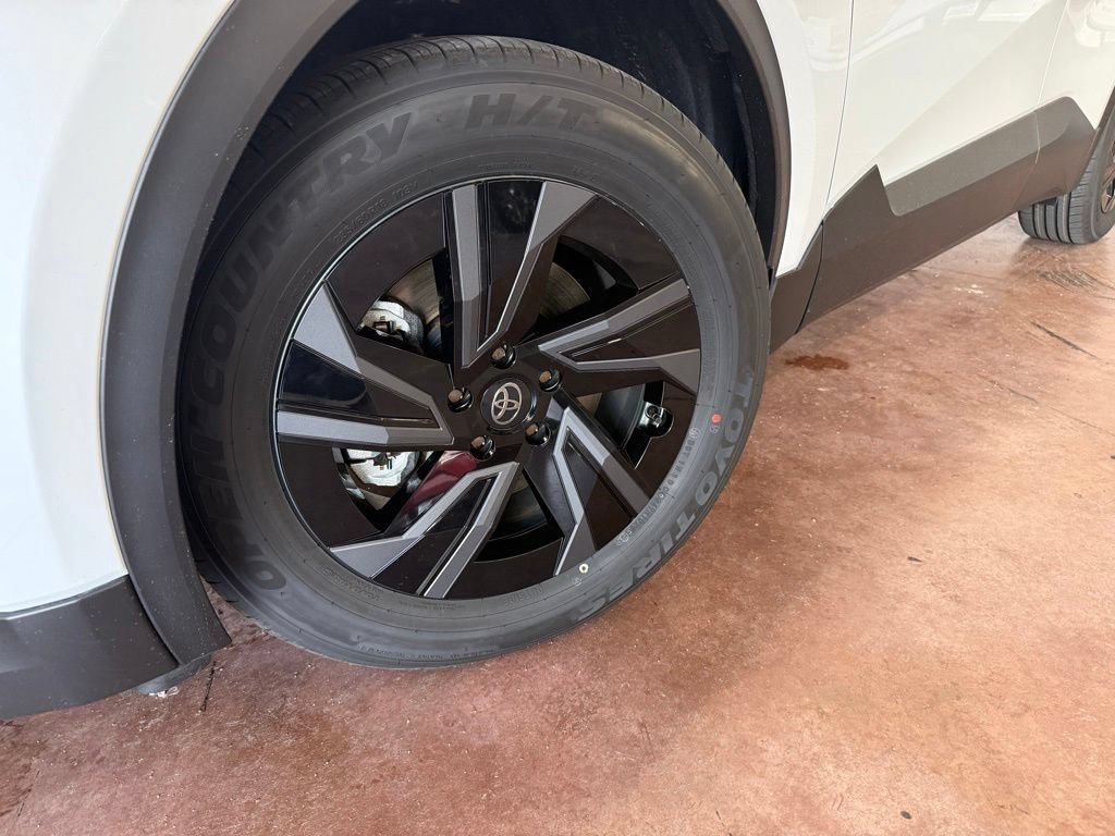 2026 Toyota C-HR SE - Photo 21