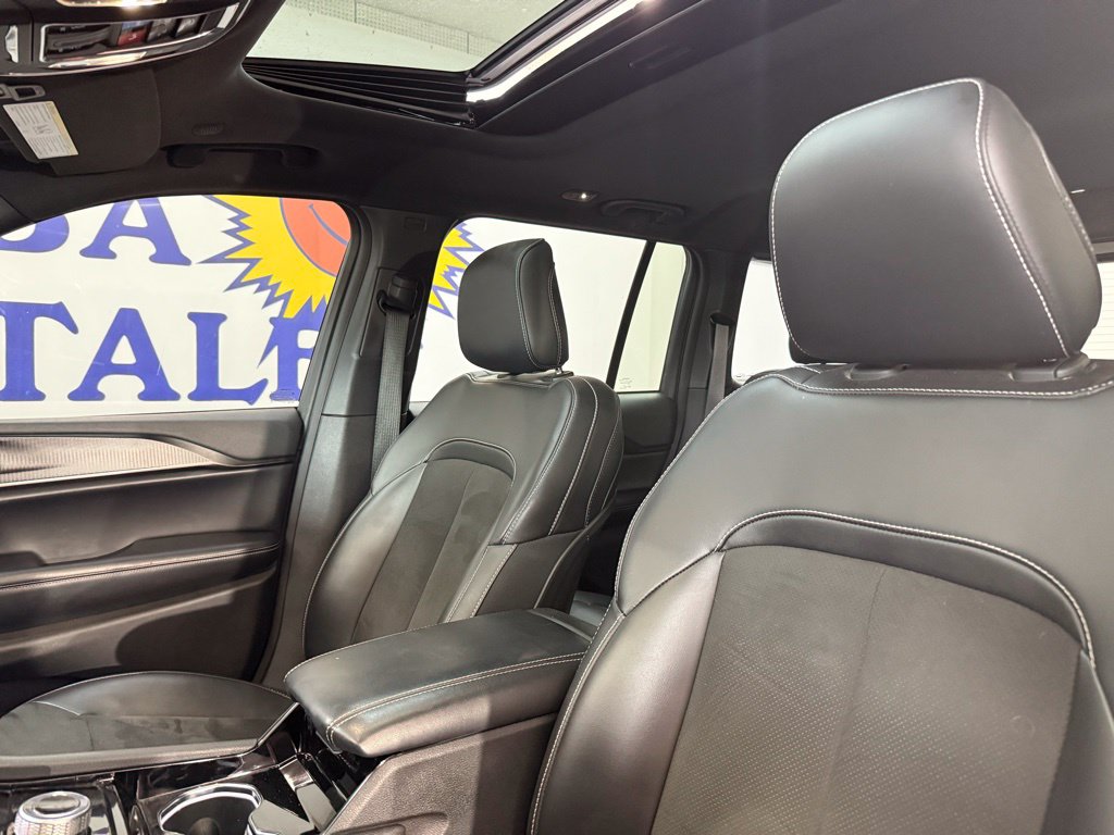 2023 Jeep Grand Cherokee Altitude - Photo 9