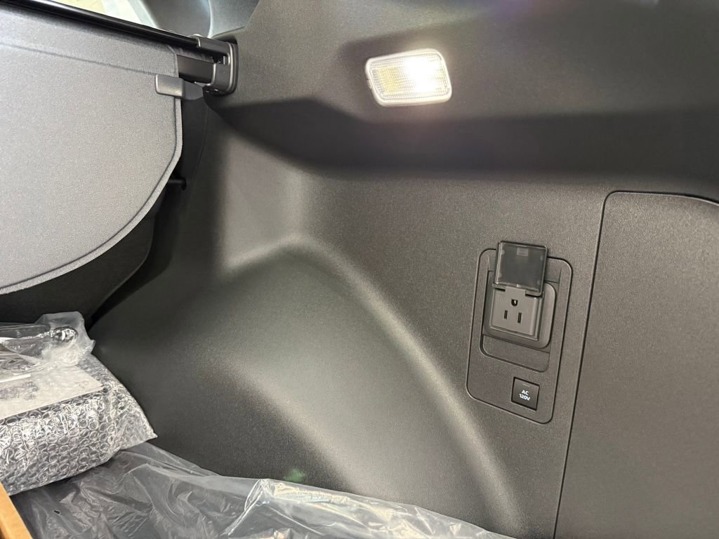 2026 Toyota bZ XLE - Photo 18