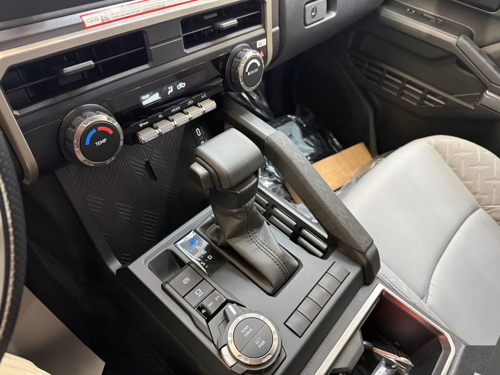 2026 Toyota Tacoma SR5 - Photo 16