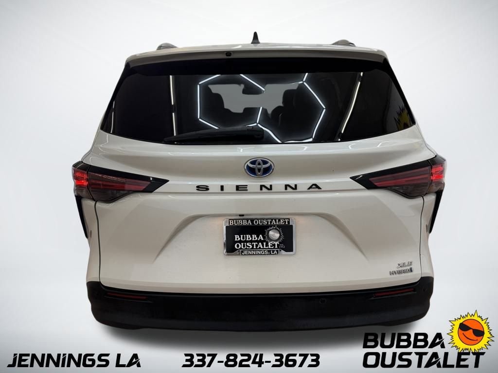 2021 Toyota Sienna XLE photo 4