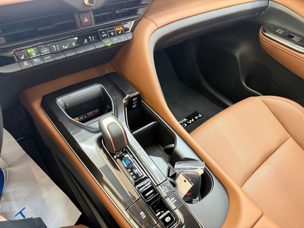 2026 Toyota Crown Signia Limited - Photo 16