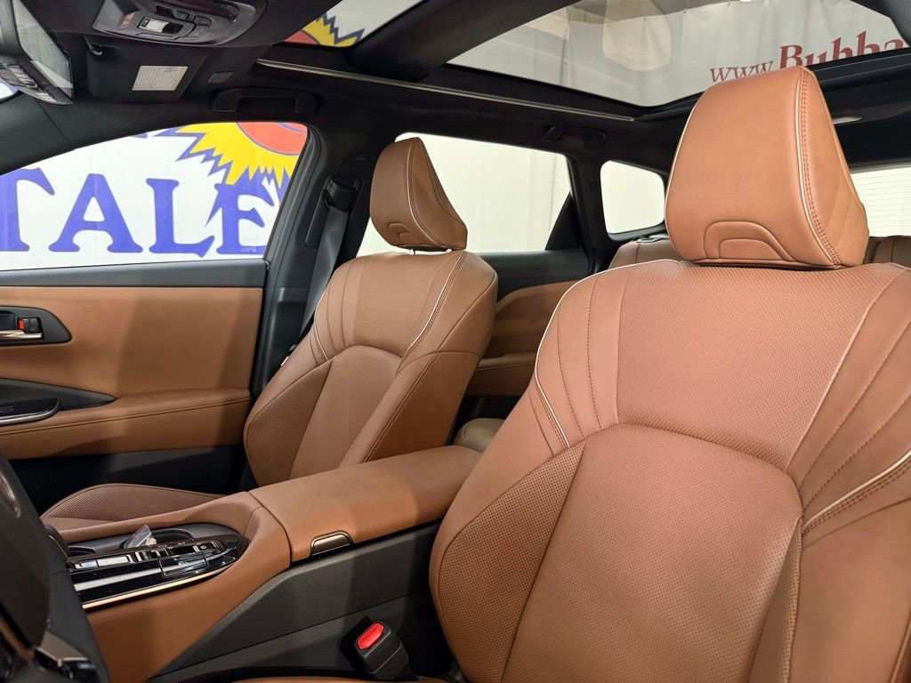 2026 Toyota Crown Signia Limited - Photo 10