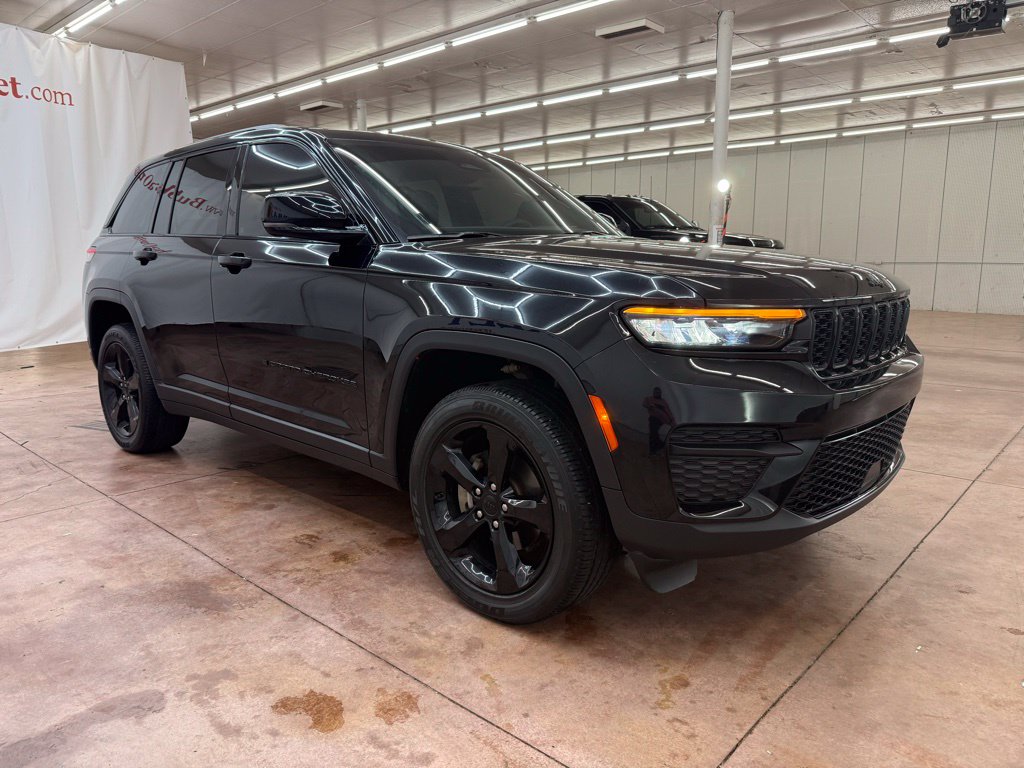 2023 Jeep Grand Cherokee Altitude - Photo 7