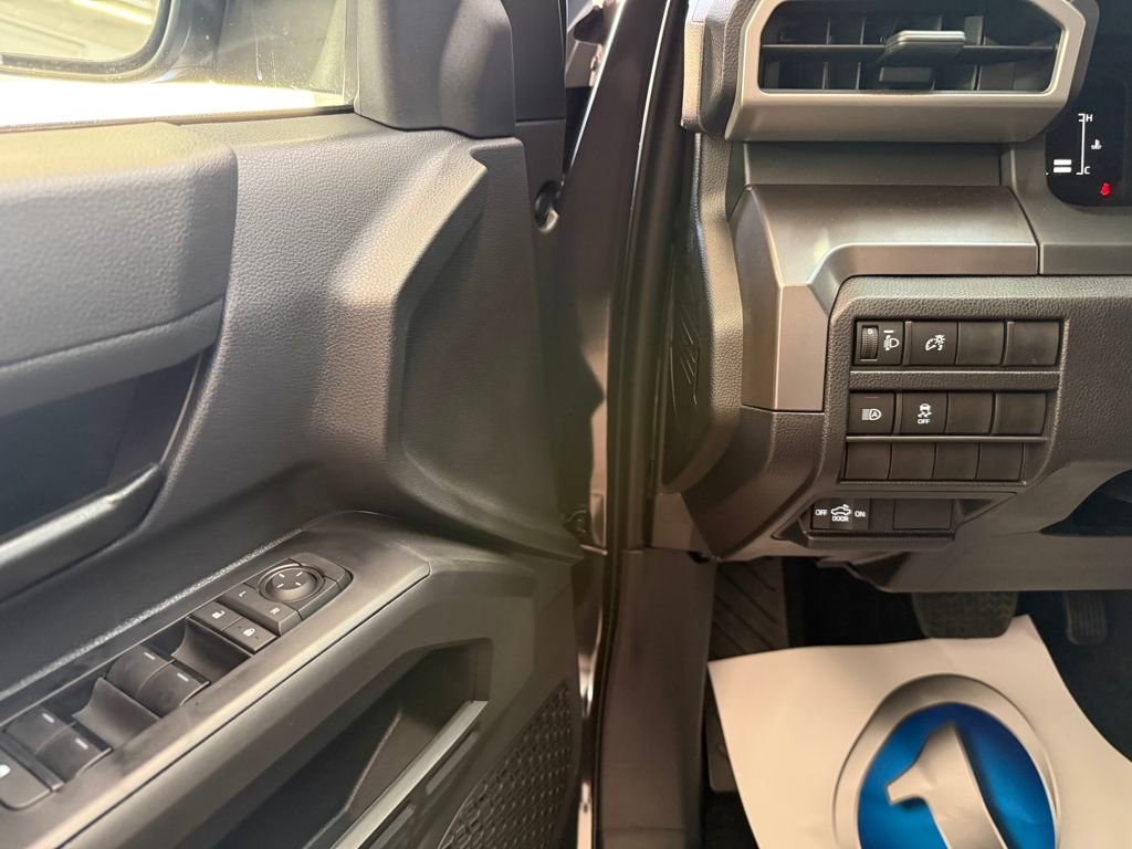 2026 Toyota Tacoma SR5 - Photo 13