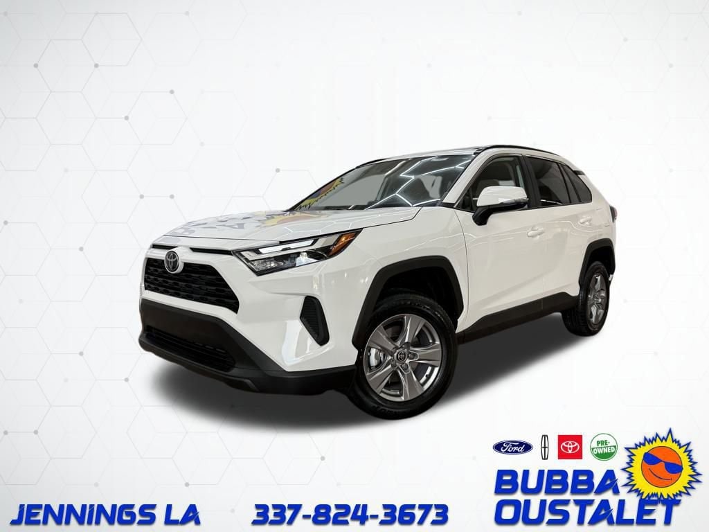 2025 Toyota RAV4 XLE's photo