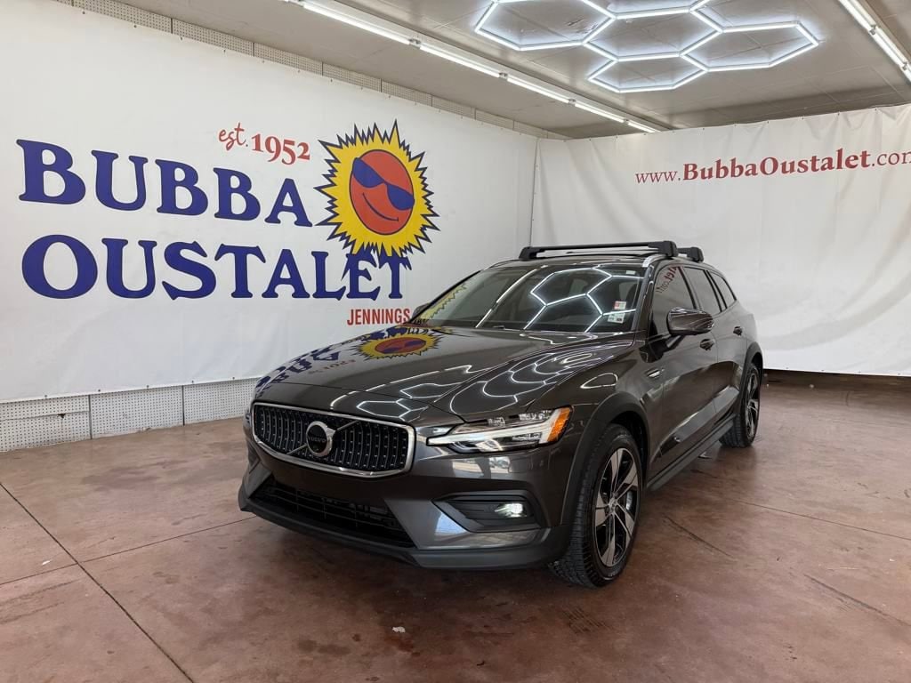 2023 Volvo V60 Cross Country B5 AWD Plus