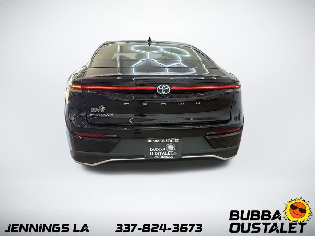 2026 Toyota Crown XLE photo 4