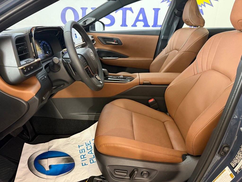 2026 Toyota Crown Signia Limited - Photo 12