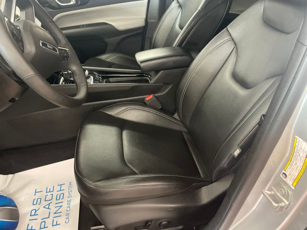 2025 Jeep Compass Limited - Photo 9