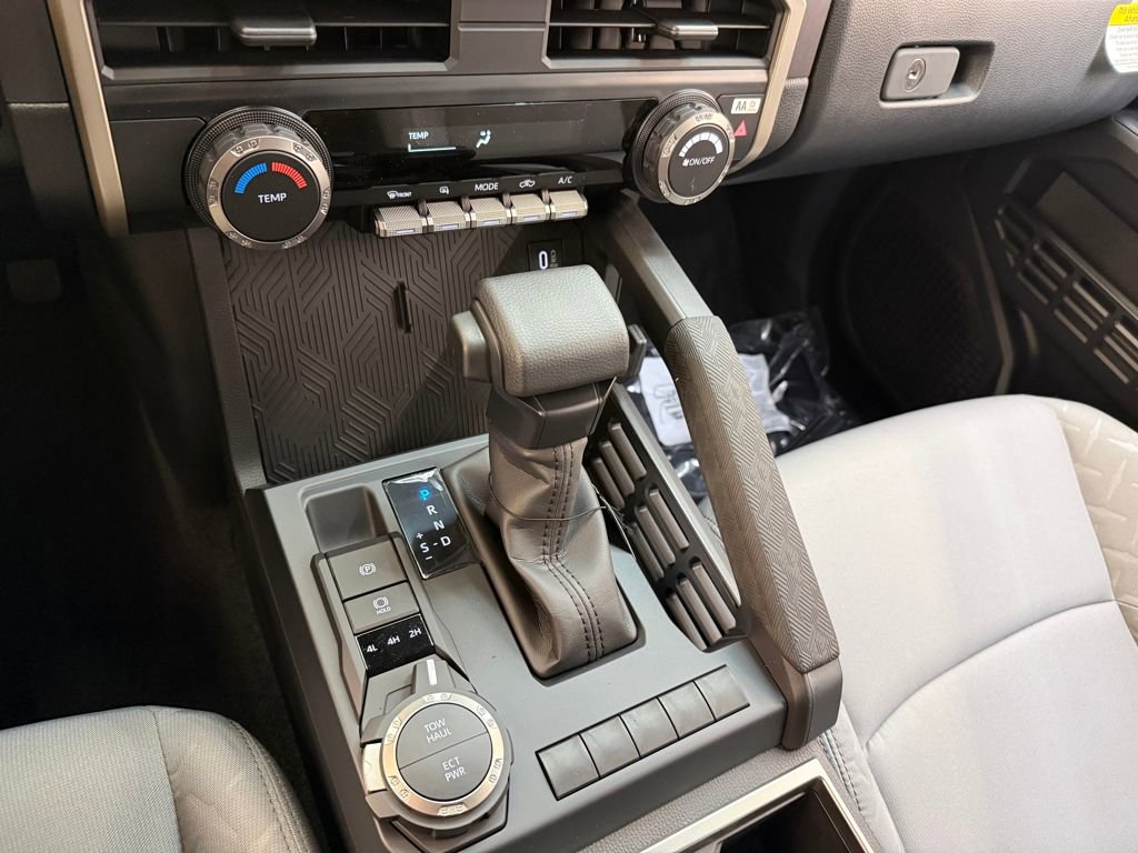 2026 Toyota Tacoma SR5 - Photo 17