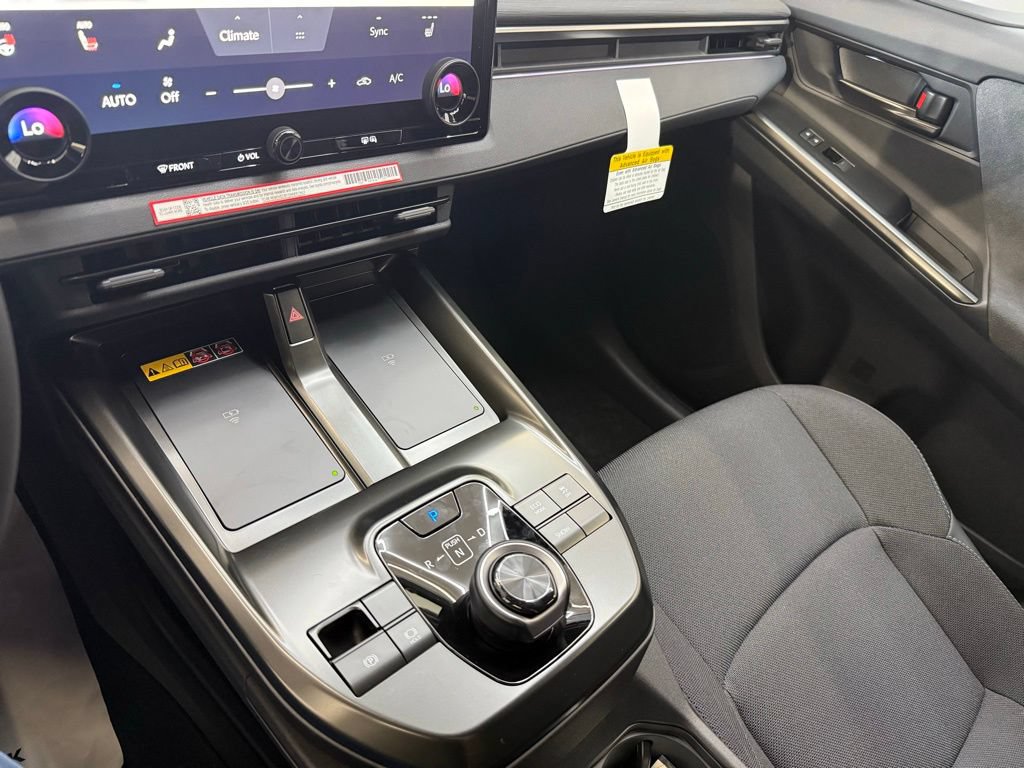 2026 Toyota C-HR SE - Photo 16