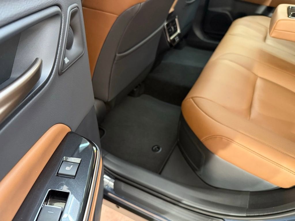 2026 Toyota Crown Signia Limited - Photo 19