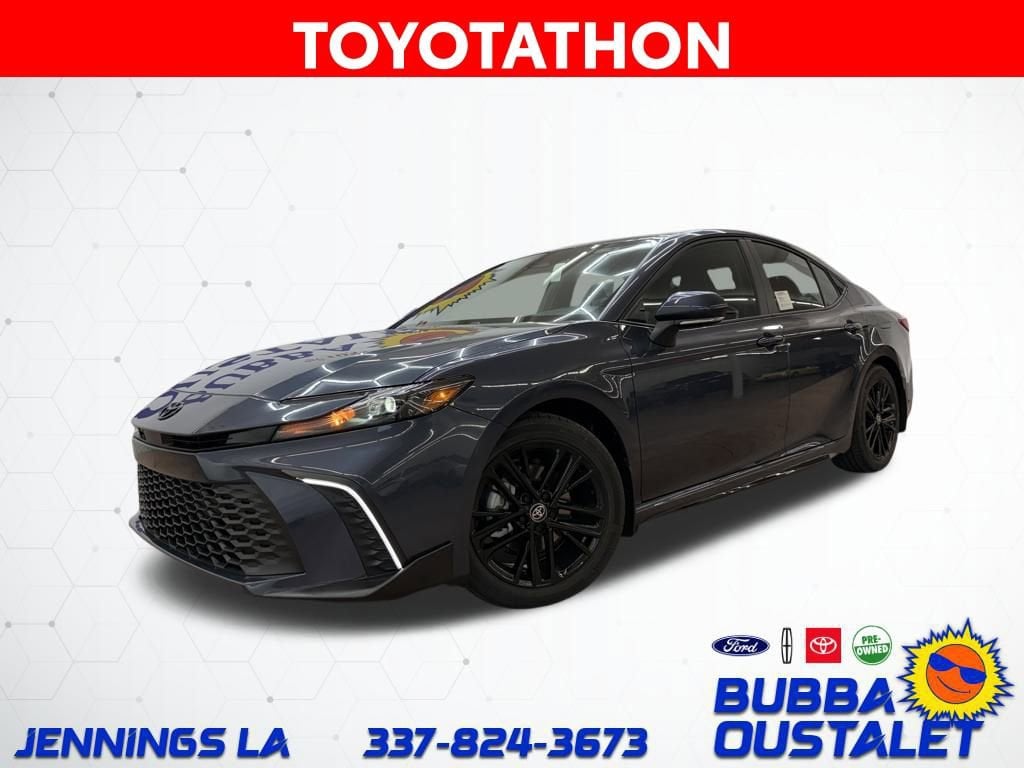 2026 Toyota Camry SE's photo