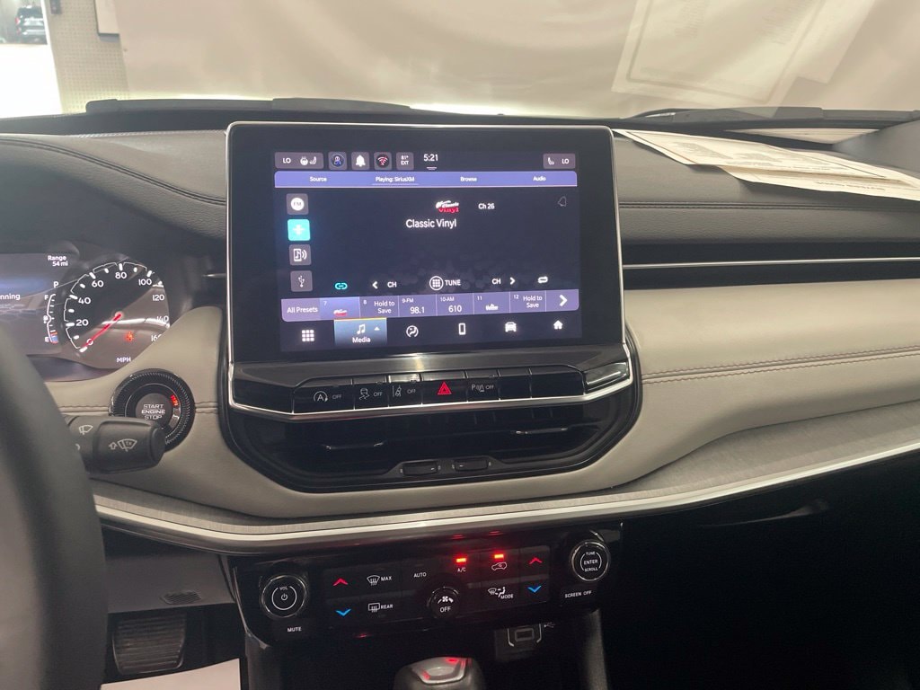 2025 Jeep Compass Limited - Photo 12