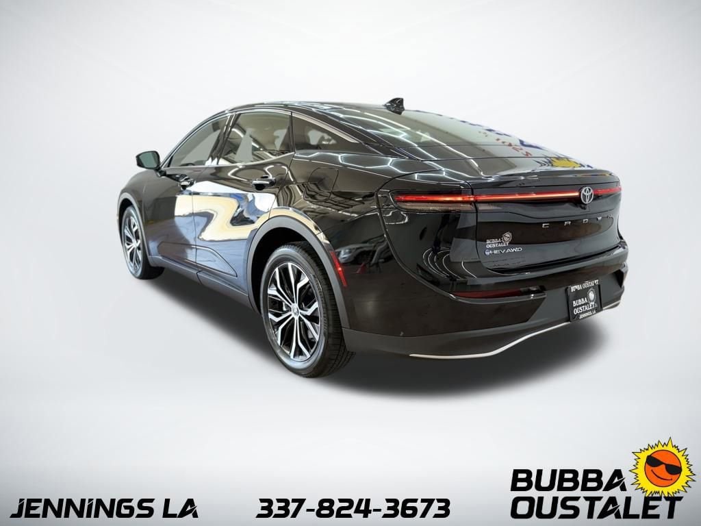 2026 Toyota Crown XLE photo 3