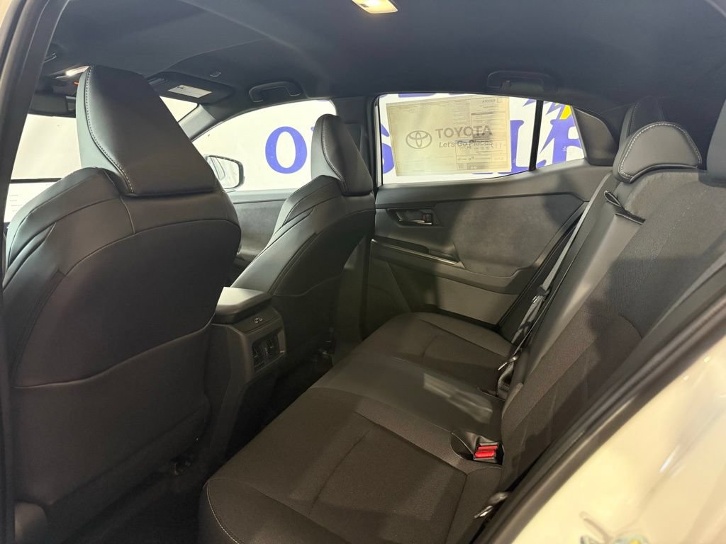 2026 Toyota C-HR SE - Photo 17
