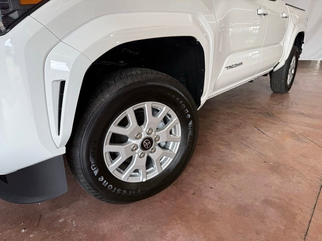 2026 Toyota Tacoma SR5 - Photo 18