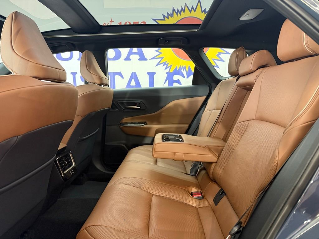 2026 Toyota Crown Signia Limited - Photo 18